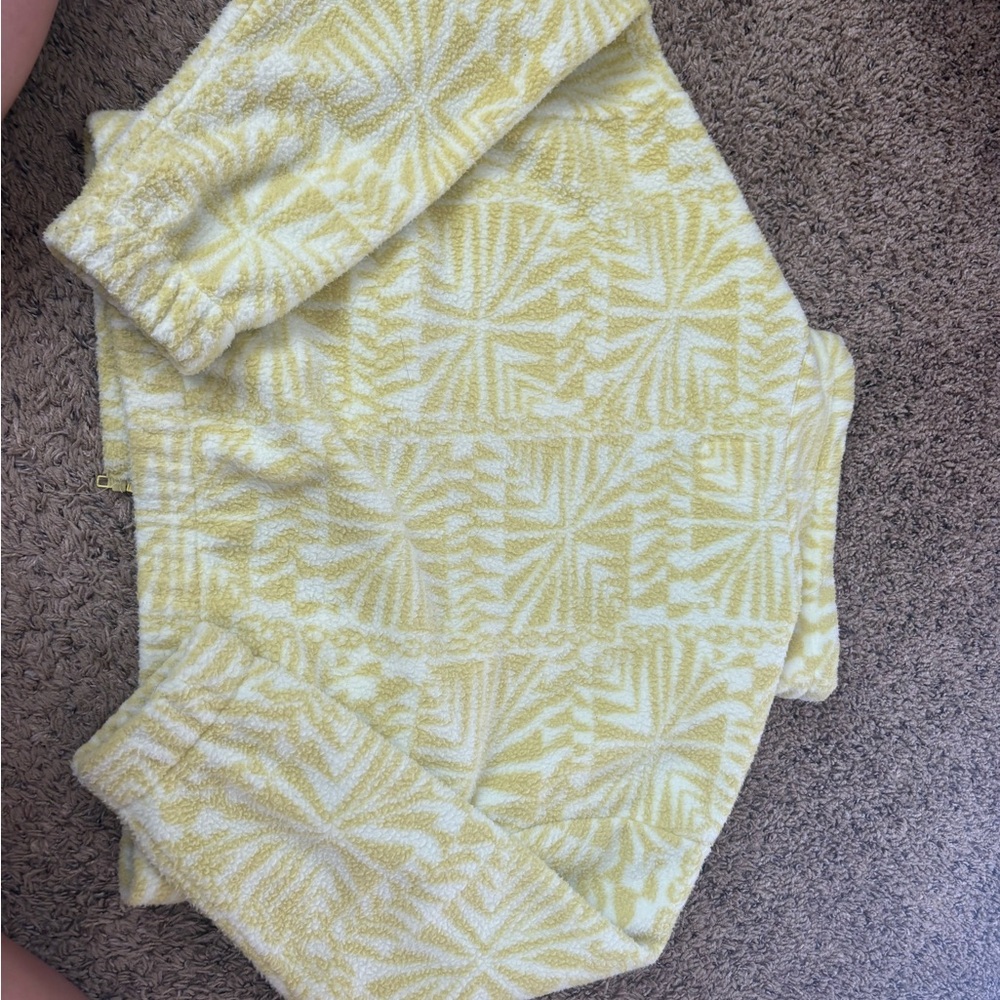 Yellow And White Patterned Jacket - image 5
